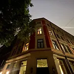 Central, Charming, 1800s Apartamento