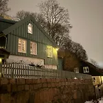 Central, Charming, 1800s Apartamento *