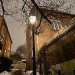 Central, Charming, 1800s Apartamento Lii