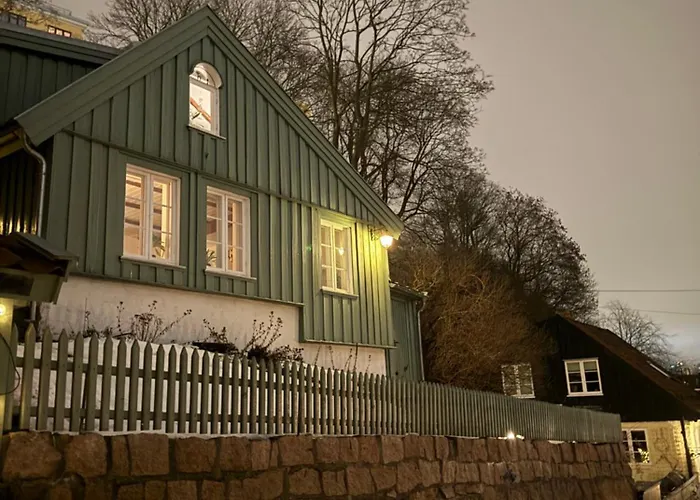 Central, Charming, 1800s Apartamento *