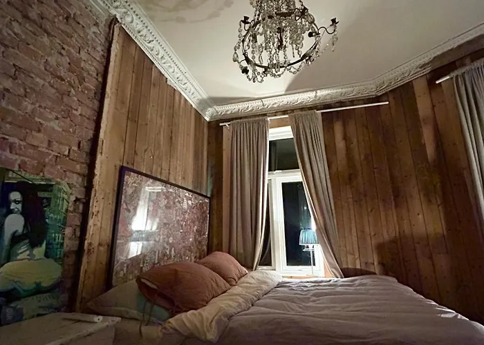 Central, Charming, 1800s Apartamento *