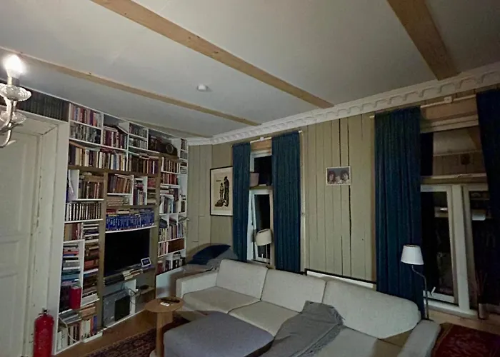 Central, Charming, 1800s * Lii