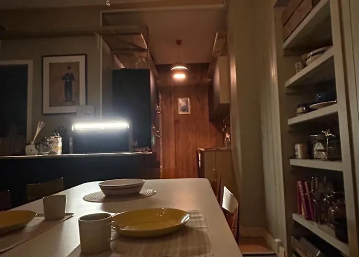 Central, Charming, 1800s * Lii