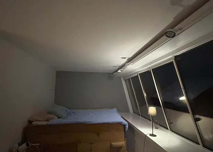 Central, Charming, 1800s Apartamento