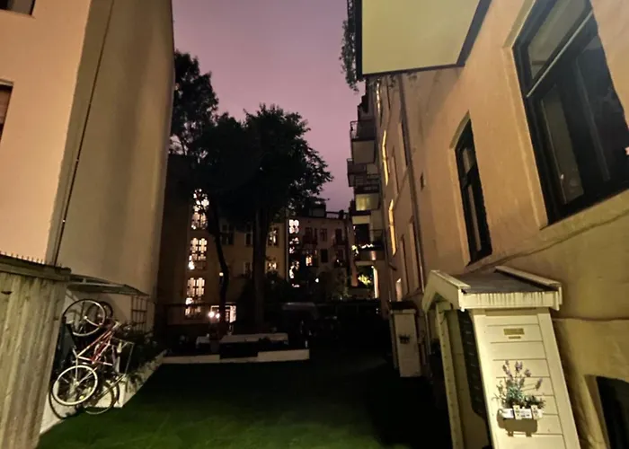 Central, Charming, 1800s * Lii