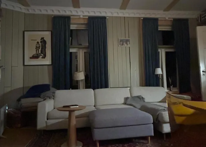 Central, Charming, 1800s Apartamento