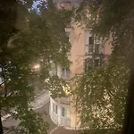 Central, Charming, 1800s Lii